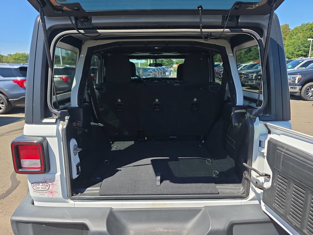 Used 2018 Jeep Wrangler Unlimited Sport S AWD/4WD image 16