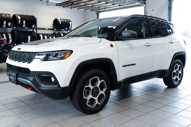 Used 2022 Jeep Compass Trailhawk image 3
