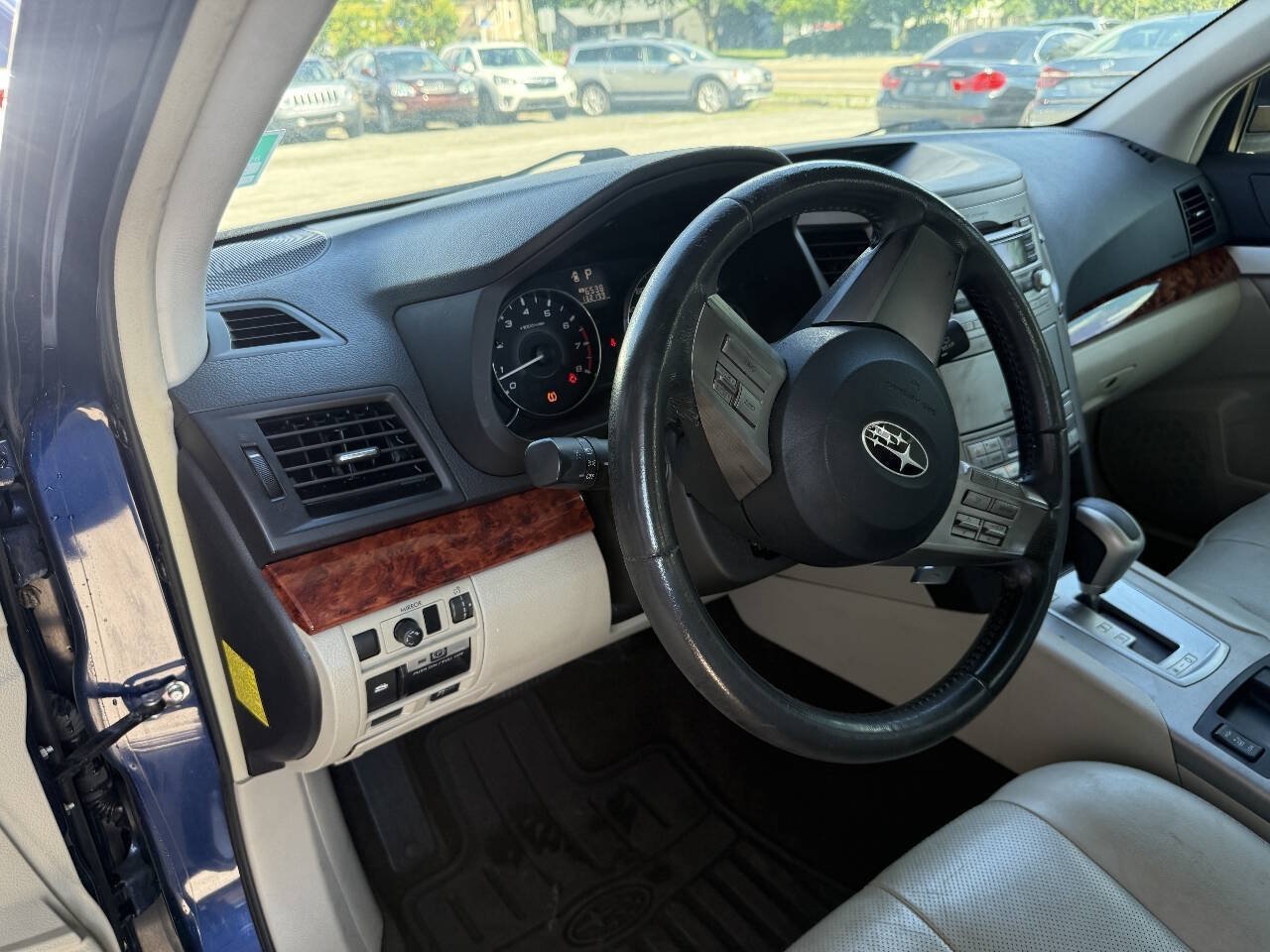 Used 2011 Subaru Outback 2.5i Limited w/ PWR Moonroof Pkg AWD/4WD image 16