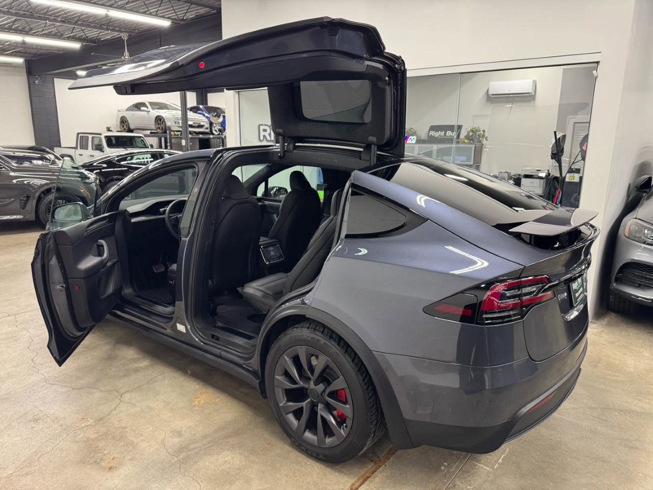 Used 2023 Tesla Model X Plaid image 7