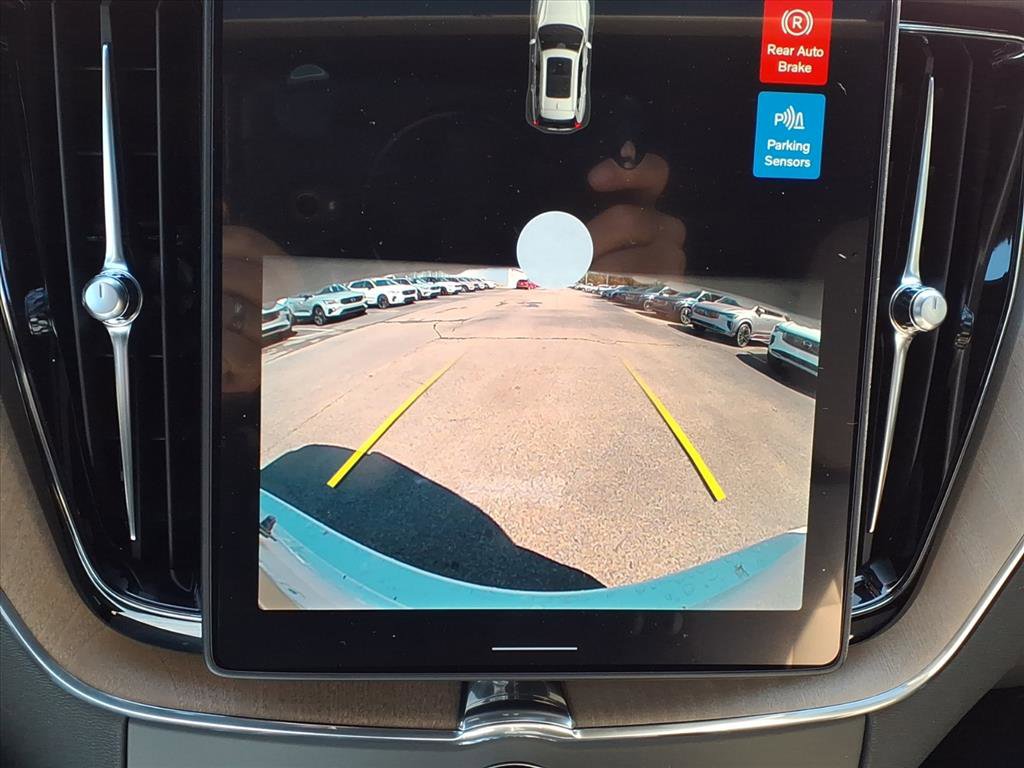 New 2026 Volvo XC60 B5 Core w/ Climate Package image 17