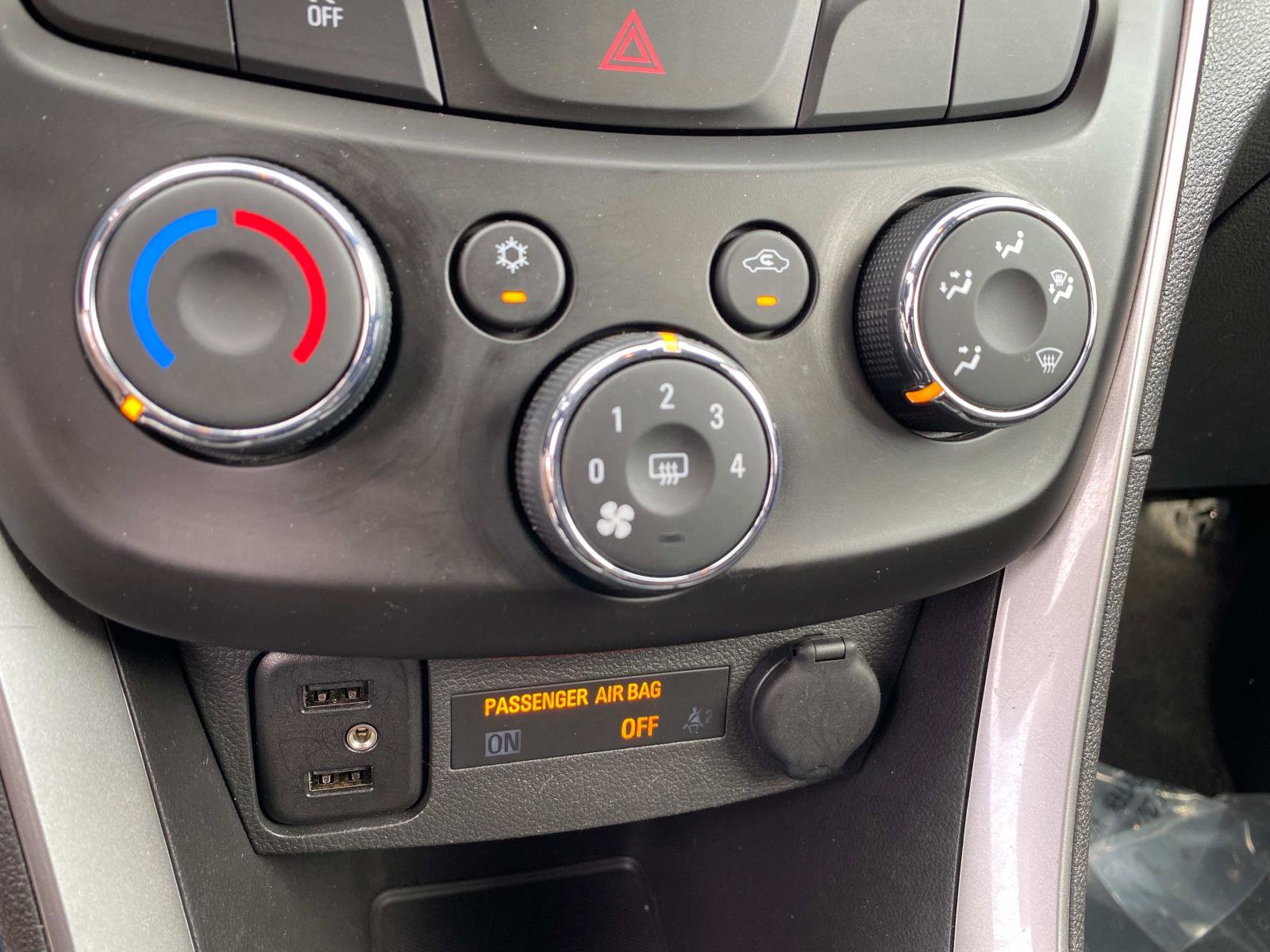 Used 2019 Chevrolet Trax LT w/ LT Convenience Package image 12