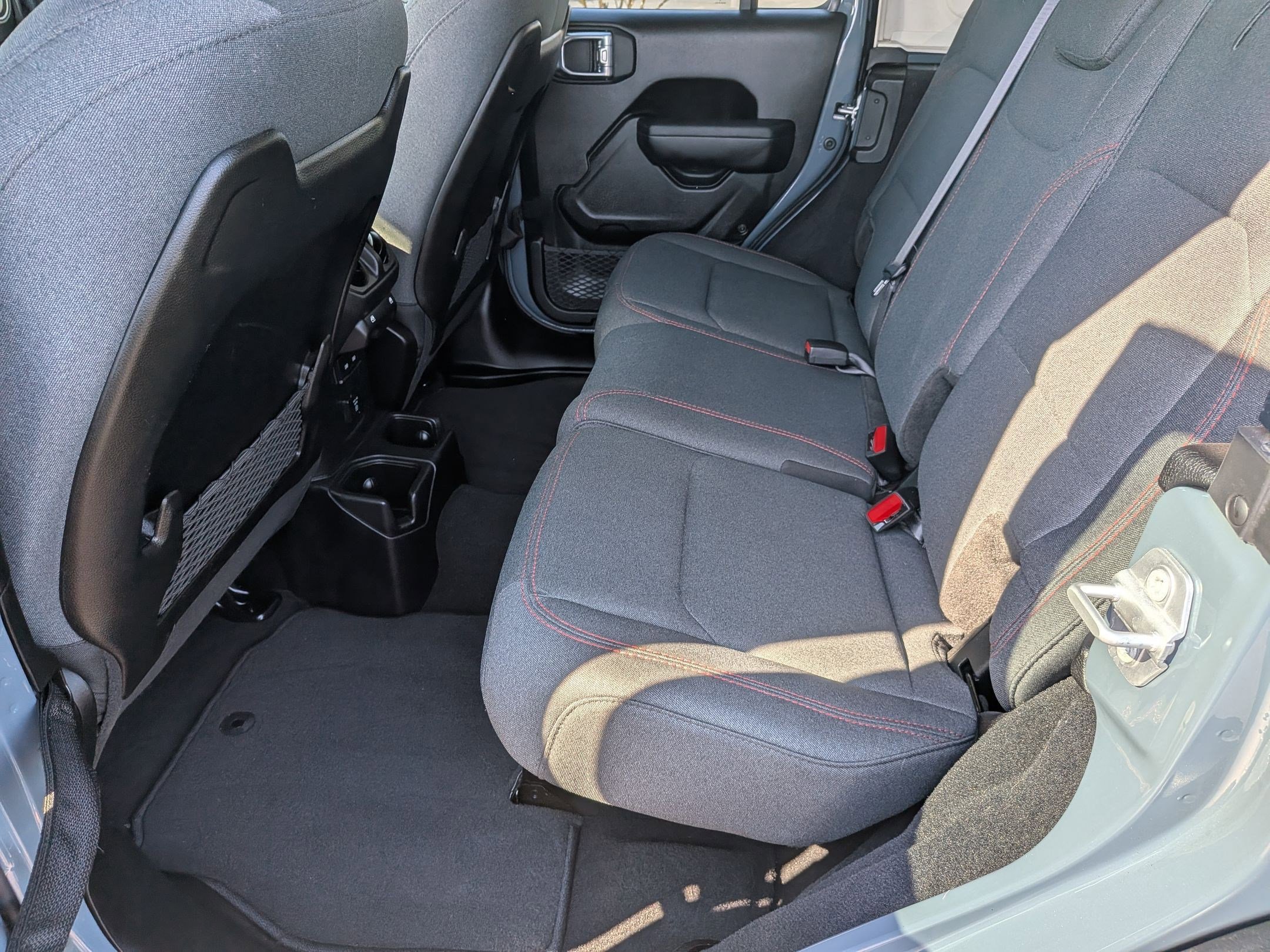 Used 2025 Jeep Wrangler Unlimited Rubicon image 27