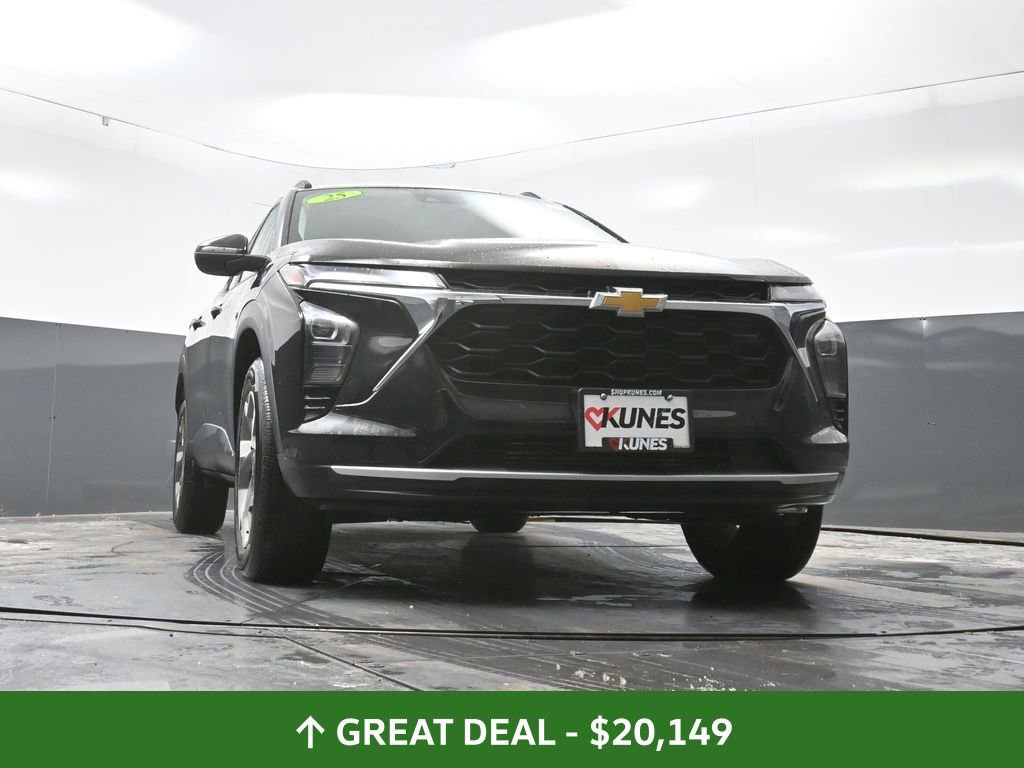 Used 2025 Chevrolet Trax LT image 55