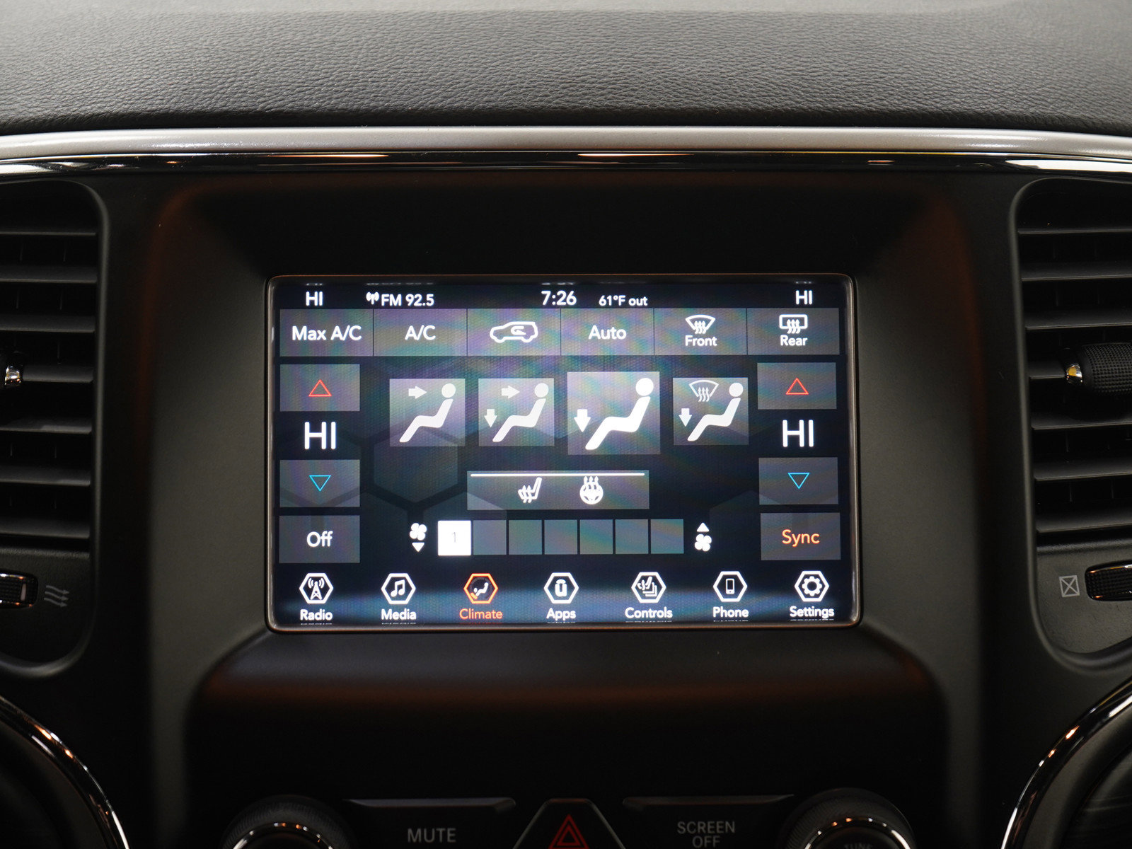 Used 2020 Jeep Grand Cherokee Laredo w/ Security & Convenience Group image 18