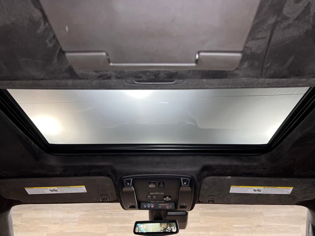 Used 2020 Cadillac Escalade Platinum image 25