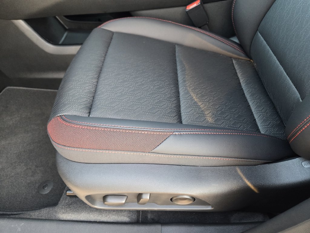 New 2027 Chevrolet Equinox RS FWD image 13