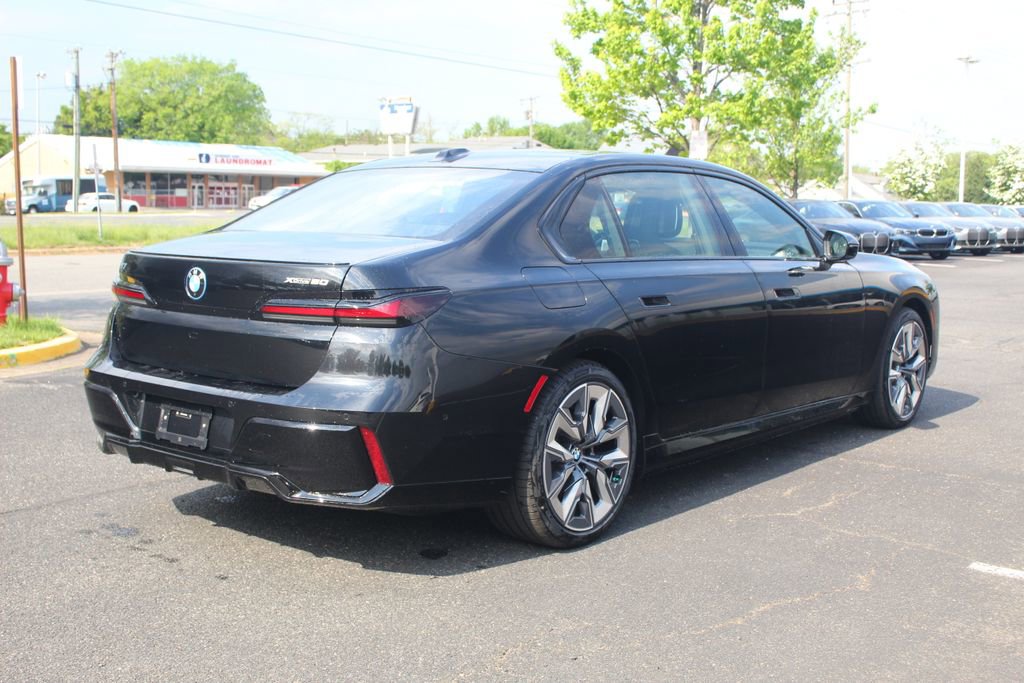 New 2026 BMW i7 xDrive60 w/ Premium Package AWD/4WD image 10