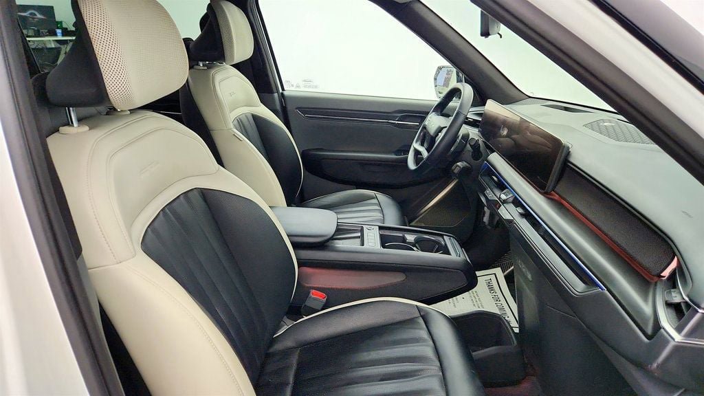 Used 2025 Kia EV9 GT-Line AWD/4WD image 25
