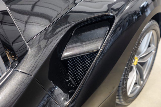 Used 2018 Ferrari 488 Spider RWD image 18