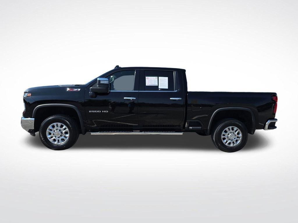 Used 2024 Chevrolet Silverado 2500 LTZ w/ LTZ Plus Package AWD/4WD image 3