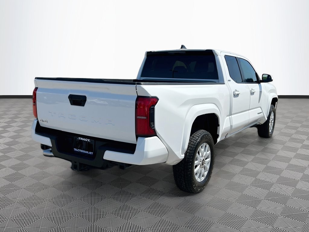 Used 2024 Toyota Tacoma SR5 AWD/4WD image 7