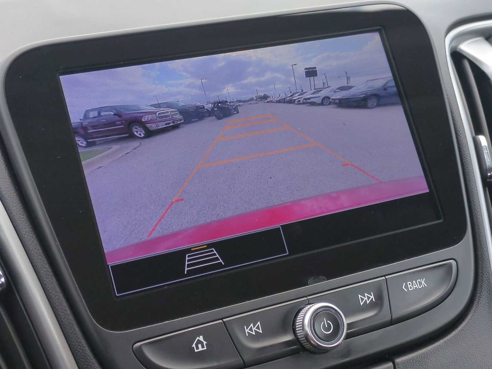 Used 2025 Chevrolet Malibu LT image 14