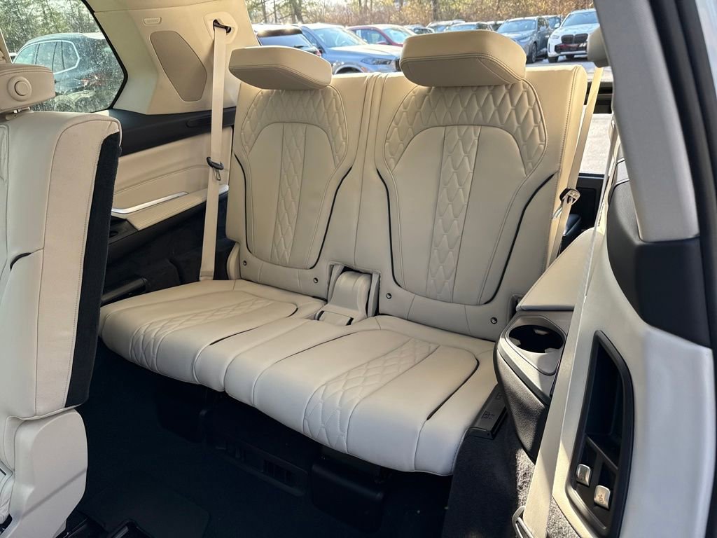 New 2026 BMW X7 xDrive40i image 23