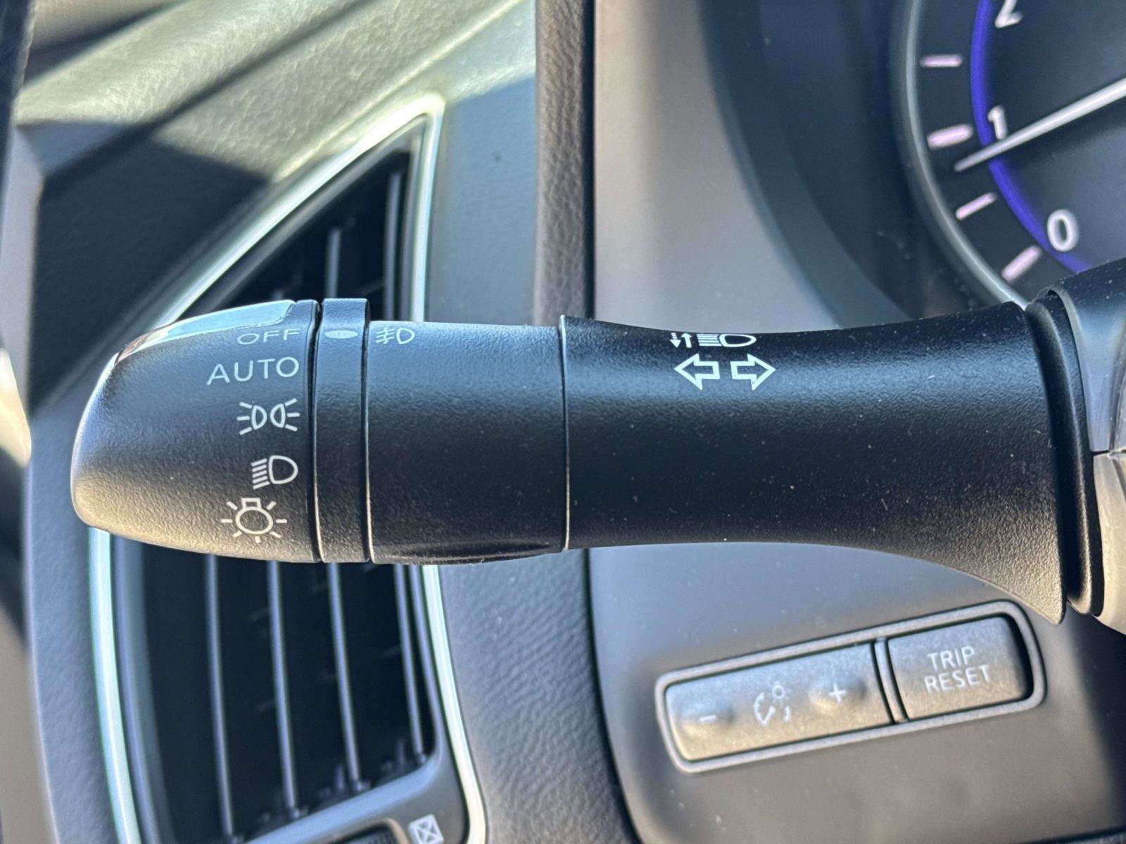 Used 2017 INFINITI Q50 Signature Edition w/ Cargo Package (L95) image 20