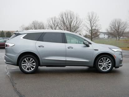 Used 2024 Buick Enclave Avenir w/ Avenir Technology Package image 32