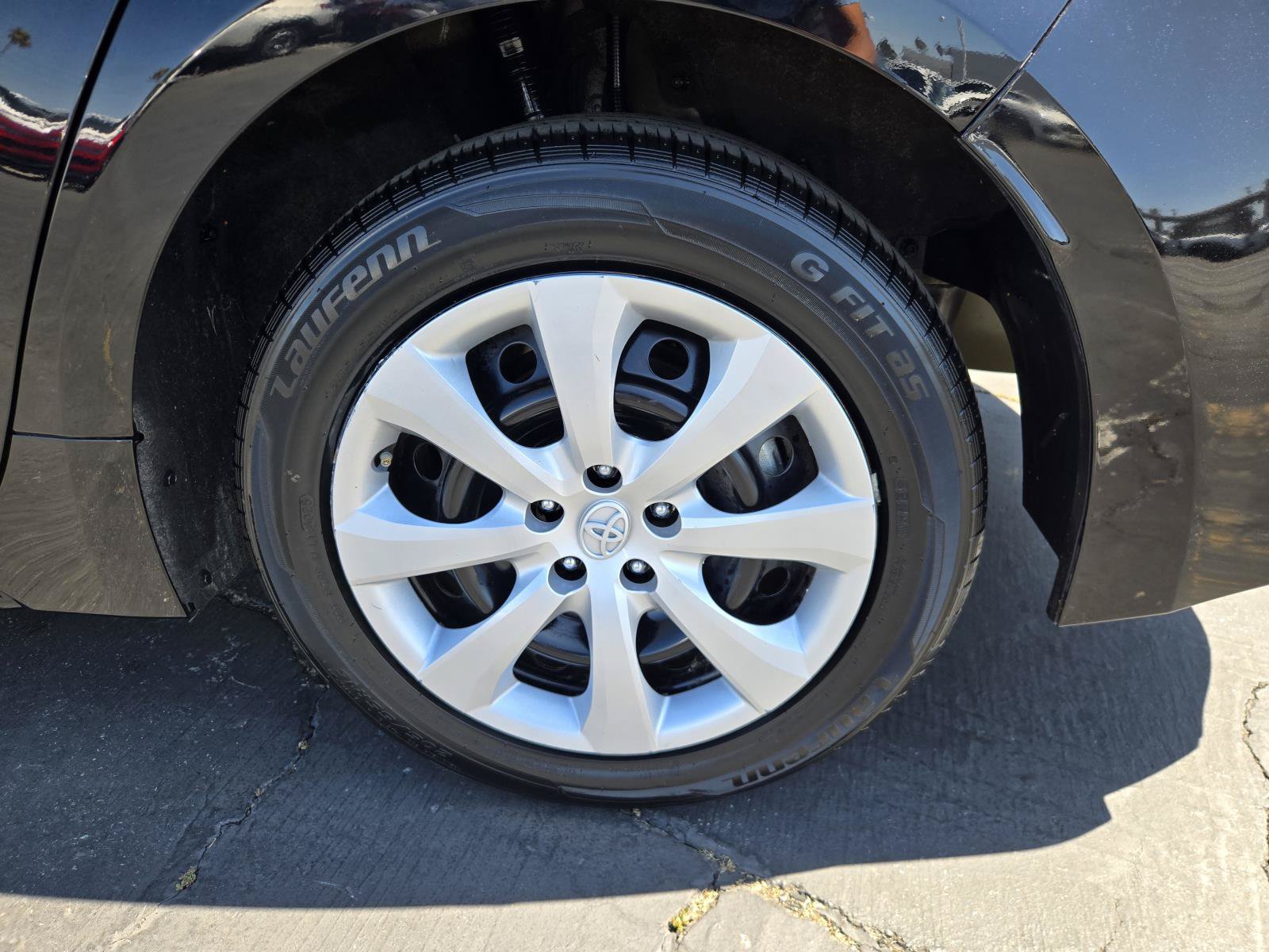Used 2024 Toyota Corolla LE FWD image 31