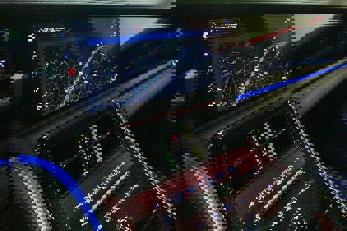 Used 2025 Porsche Panamera image 29