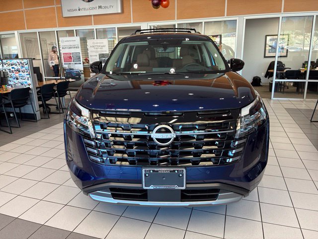 New 2026 Nissan Pathfinder Platinum AWD/4WD image 2
