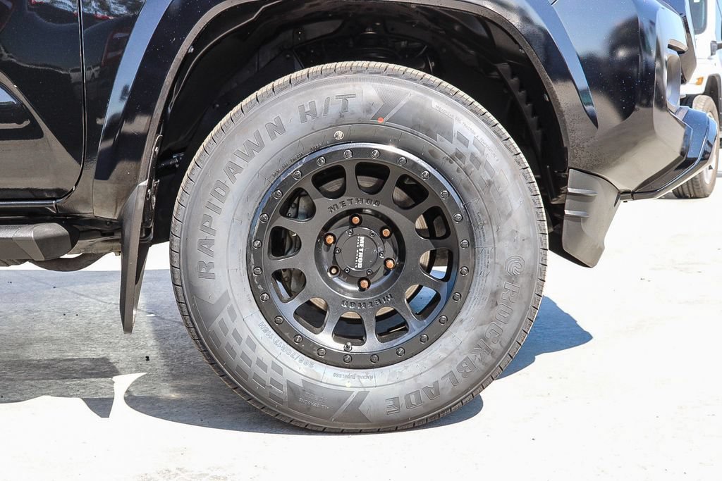 Used 2021 Toyota Tacoma TRD Sport w/ Technology Package RWD image 11