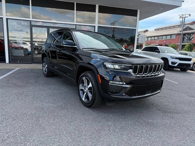 Used 2022 Jeep Grand Cherokee Limited 4xe w/ Luxury Tech Group II AWD/4WD image 2