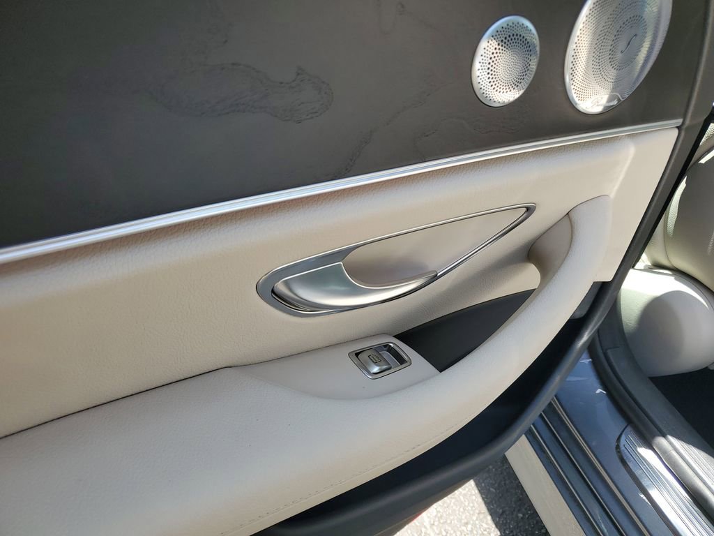 Used 2018 Mercedes-Benz E 300 4MATIC image 13