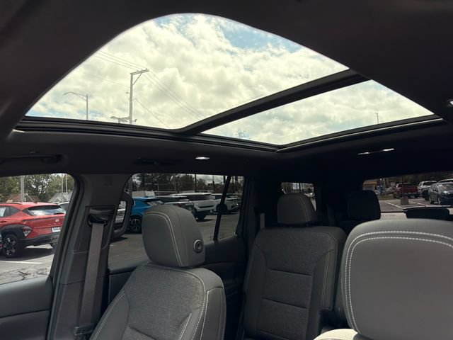 Certified 2024 Chevrolet Traverse LT w/ Trailering Package FWD image 25