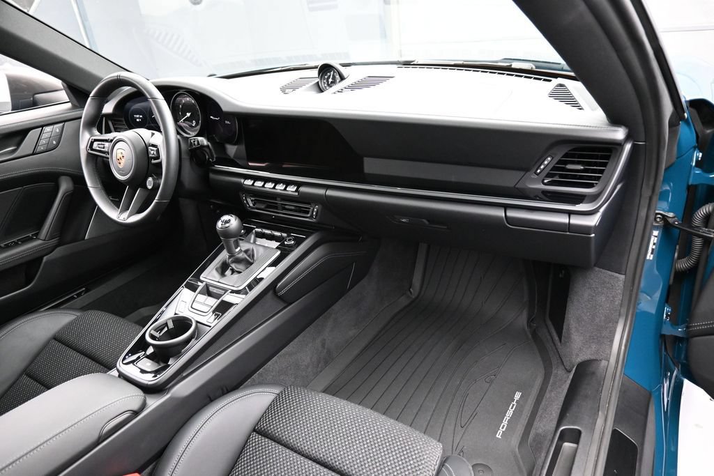 Used 2024 Porsche 911 Carrera T RWD image 29