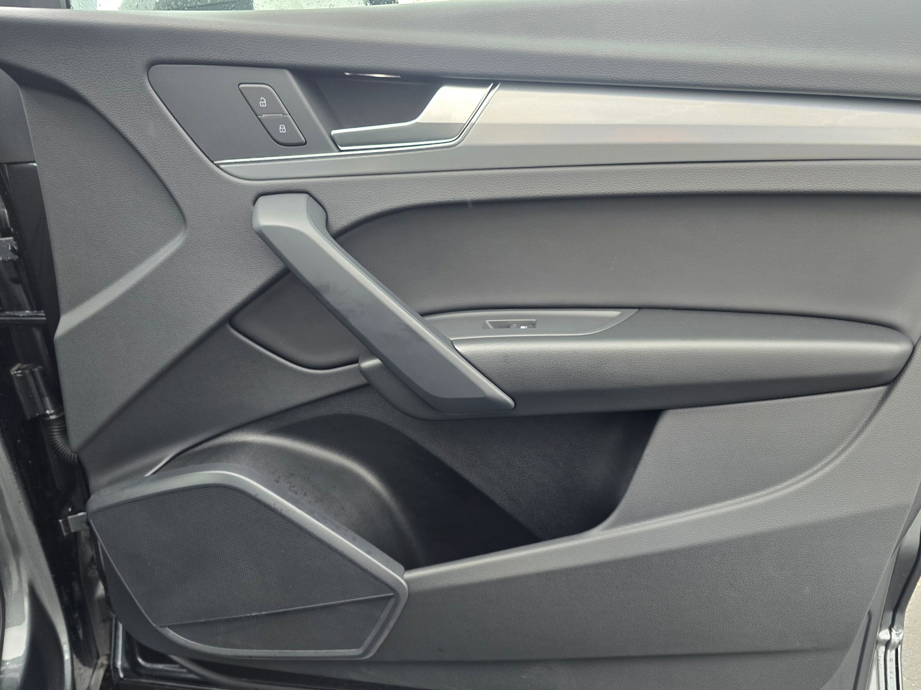 Certified 2025 Audi Q5 2.0T Premium w/ Convenience Plus Package image 28