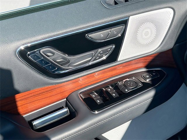 Used 2022 Lincoln Navigator L Reserve image 11