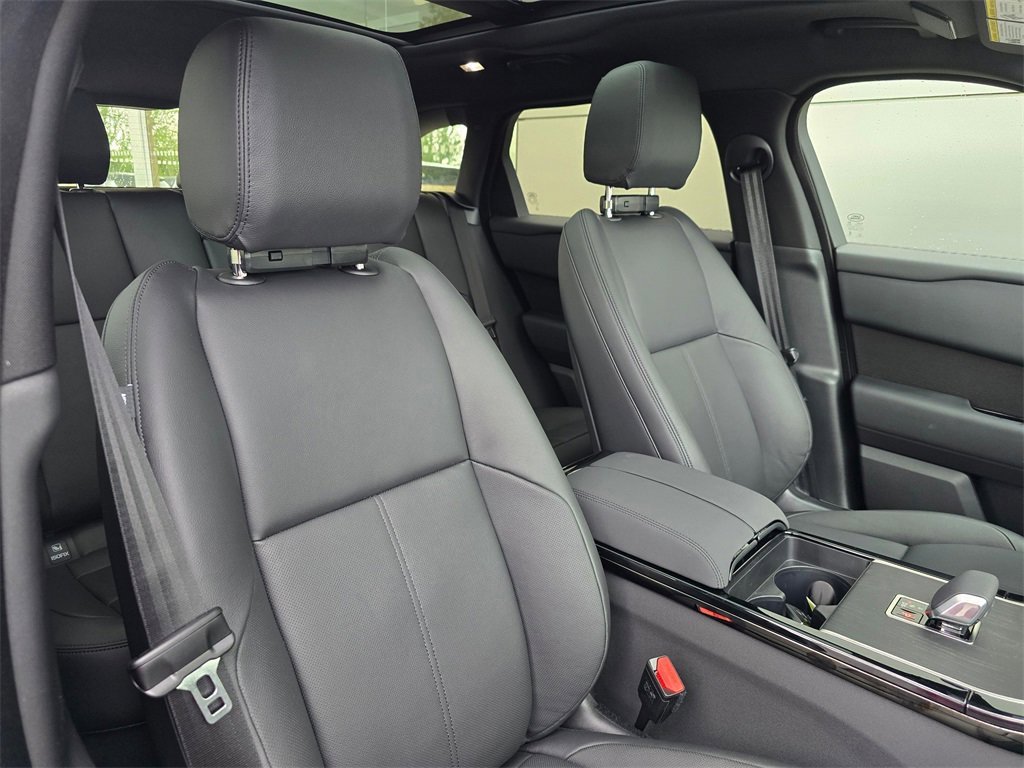 New 2026 Land Rover Range Rover Velar Dynamic SE image 32
