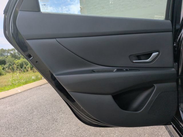 Used 2023 Hyundai Elantra SEL w/ Convenience Package FWD image 23
