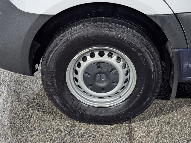 Used 2025 Mercedes-Benz Sprinter 2500 image 21