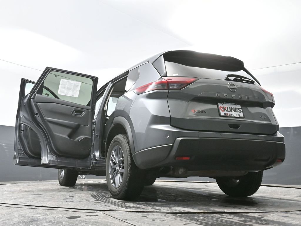 Used 2024 Nissan Rogue S image 77