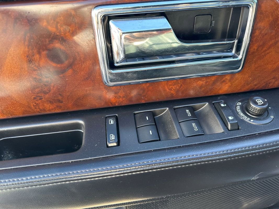 Used 2015 Lincoln Navigator image 34