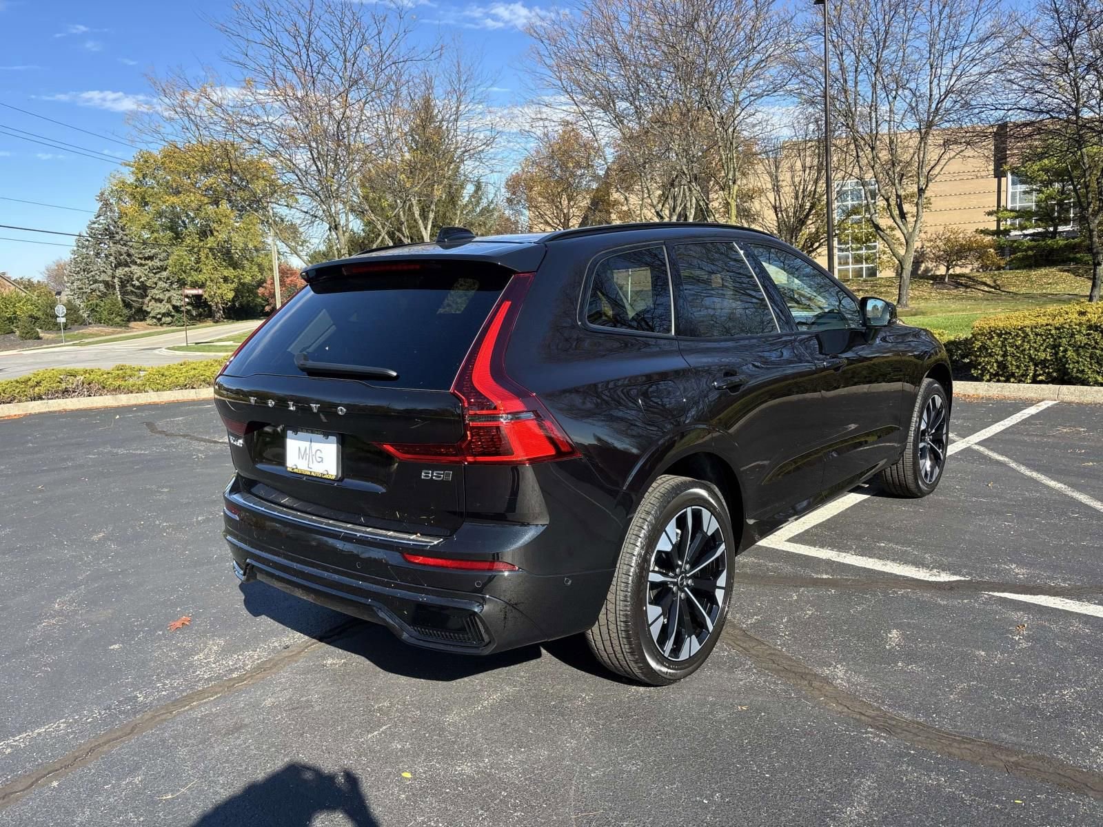 New 2026 Volvo XC60 B5 Plus w/ Protection Package Premier AWD/4WD image 7