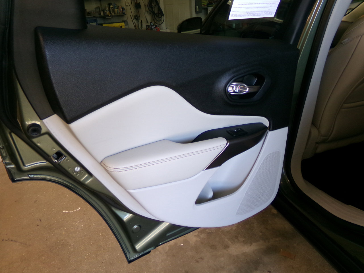 Used 2019 Jeep Cherokee Limited image 23