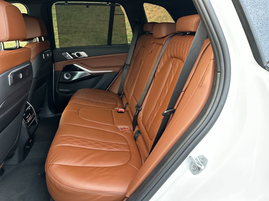 New 2026 BMW X5 M60i image 23