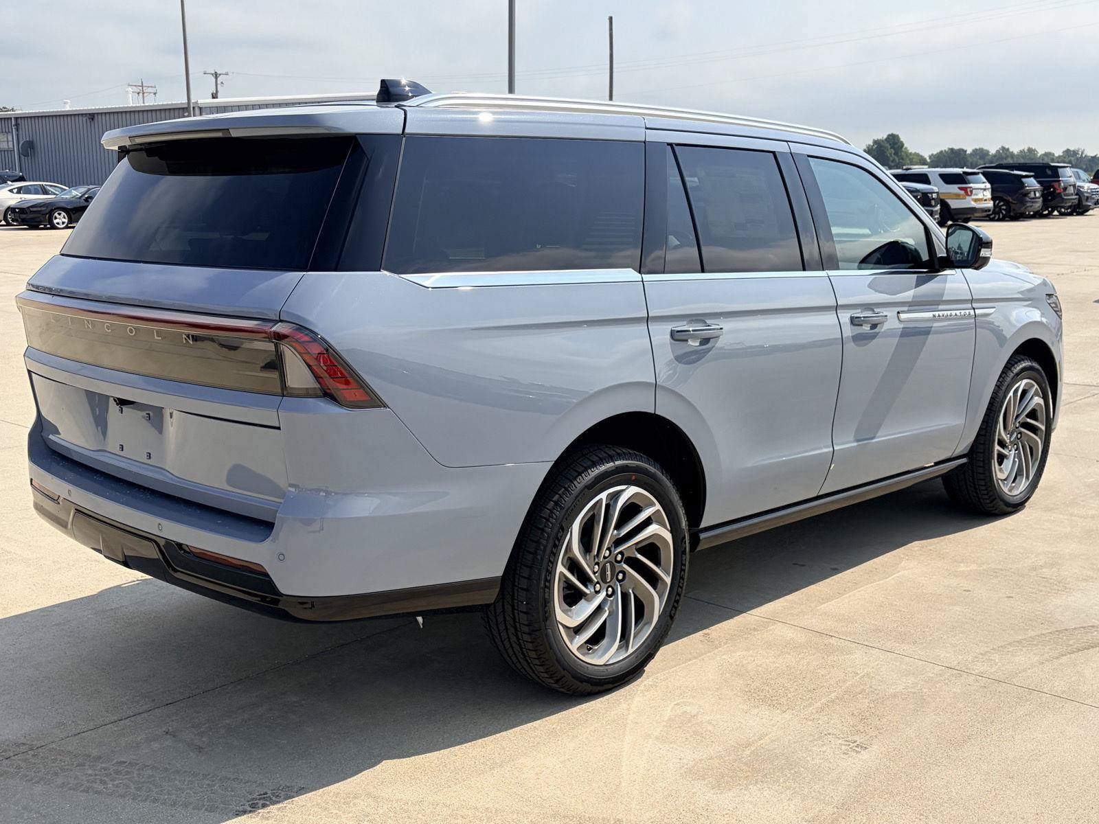 New 2027 Lincoln Navigator Reserve AWD/4WD image 50