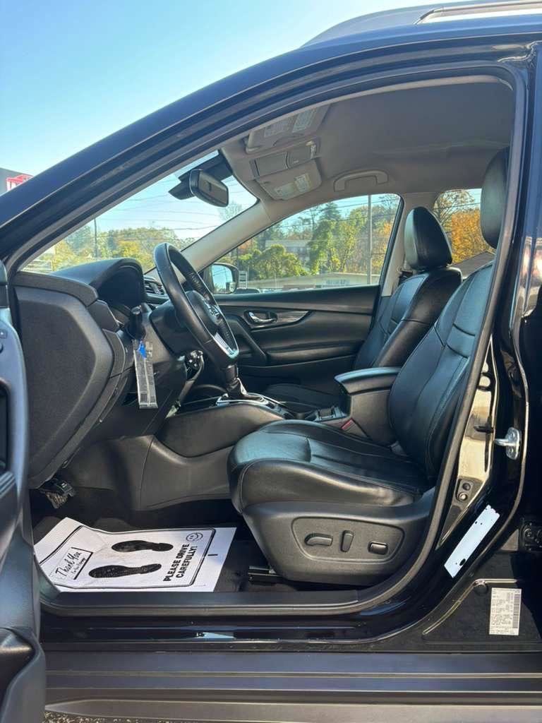 Used 2018 Nissan Rogue SL image 11