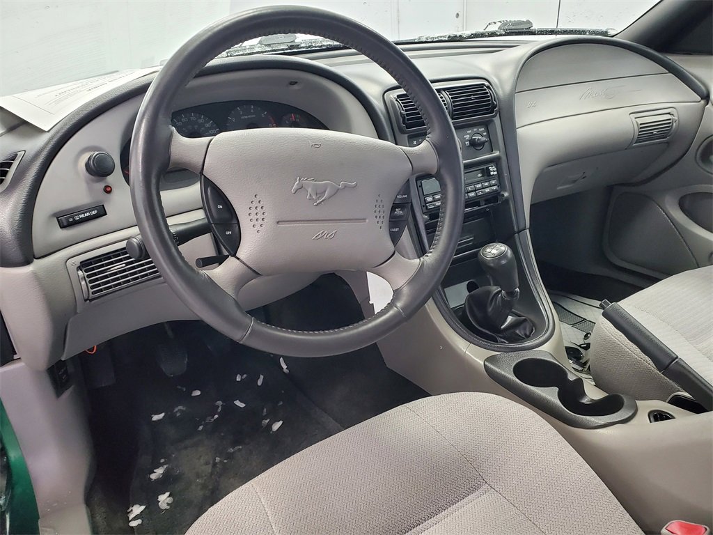 Used 2000 Ford Mustang Convertible image 9