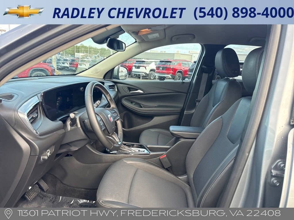 Certified 2025 Buick Encore GX Preferred image 3