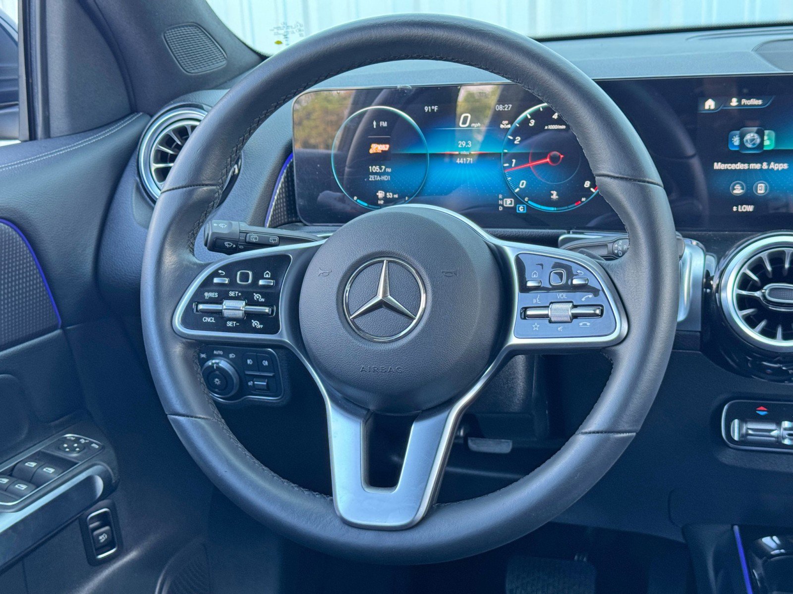 Used 2023 Mercedes-Benz GLB 250 w/ Premium Package image 21