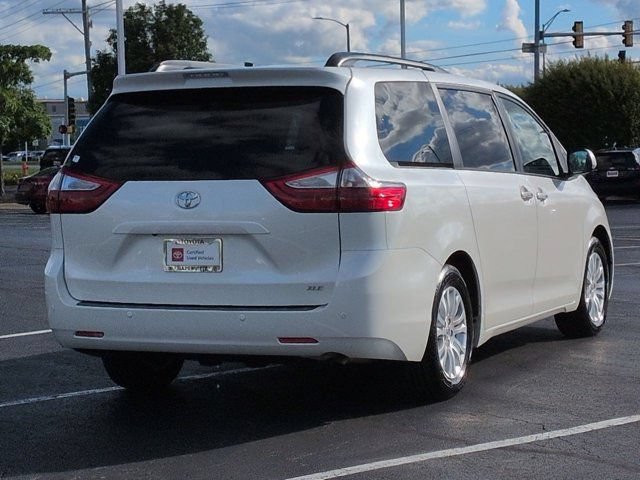 Certified 2017 Toyota Sienna XLE Premium FWD image 5