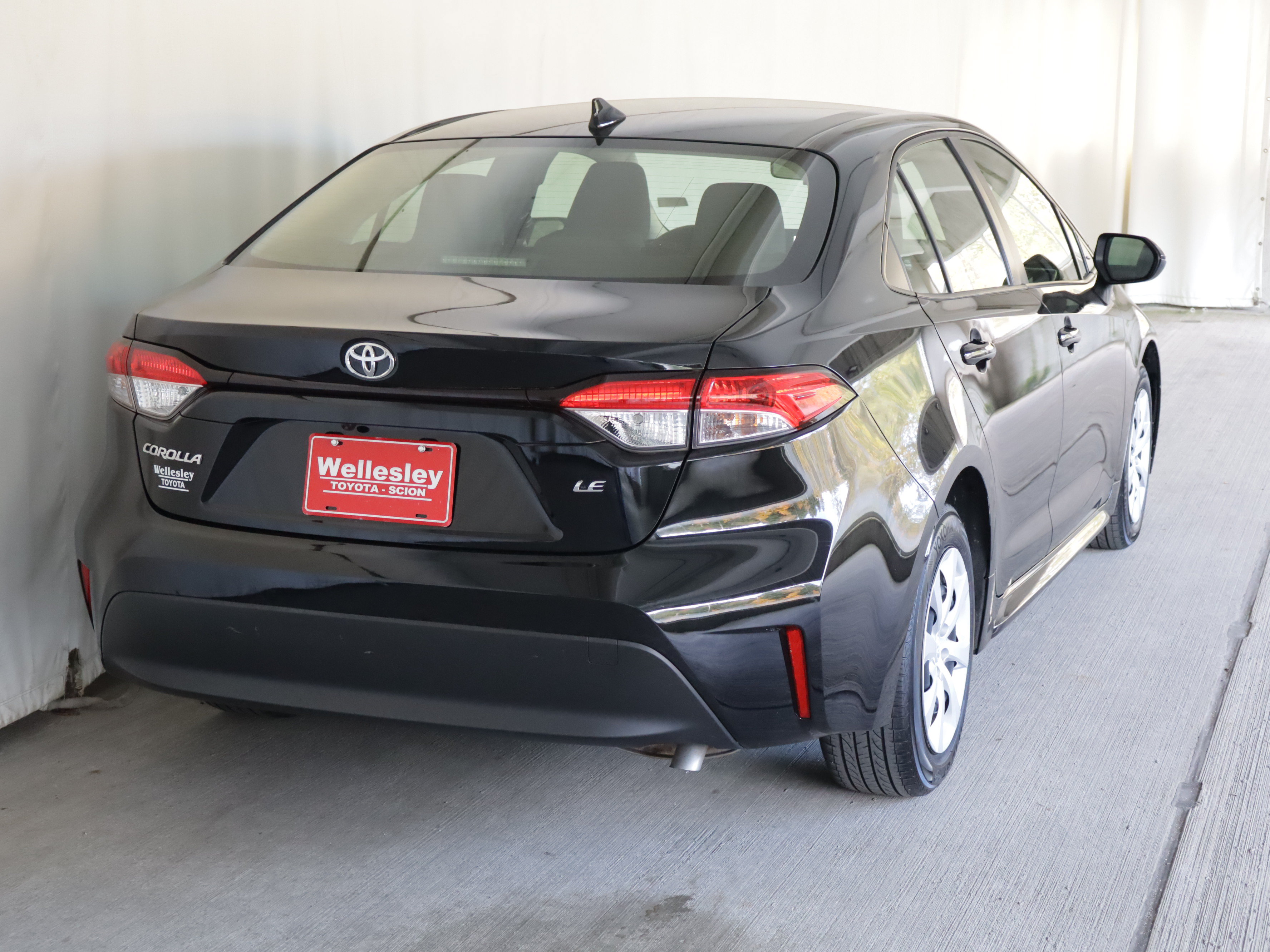 Used 2023 Toyota Corolla LE w/ Carpet Mat Package (TMS) FWD image 6