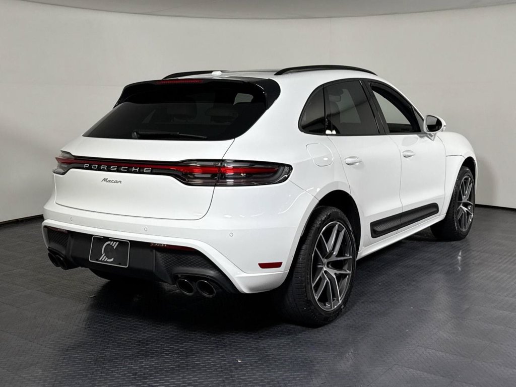 Certified 2024 Porsche Macan AWD/4WD image 7