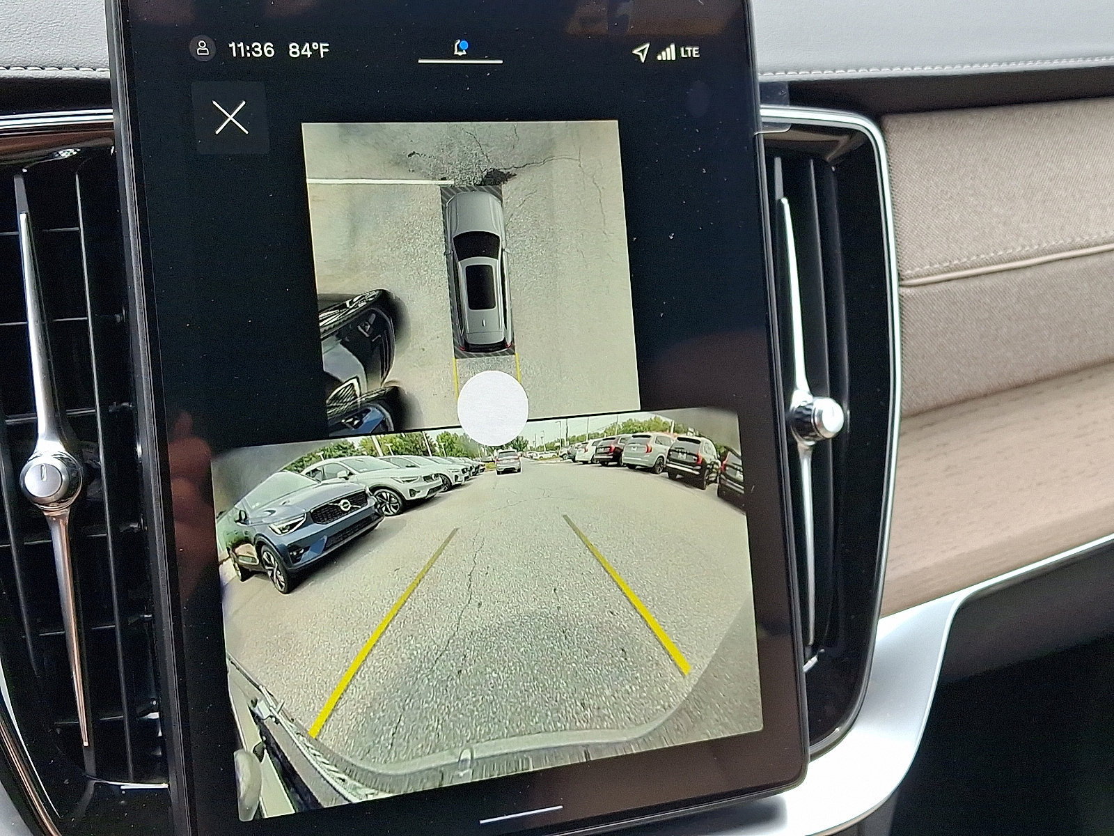 New 2026 Volvo XC90 B6 Plus w/ Protection Package Premier image 10