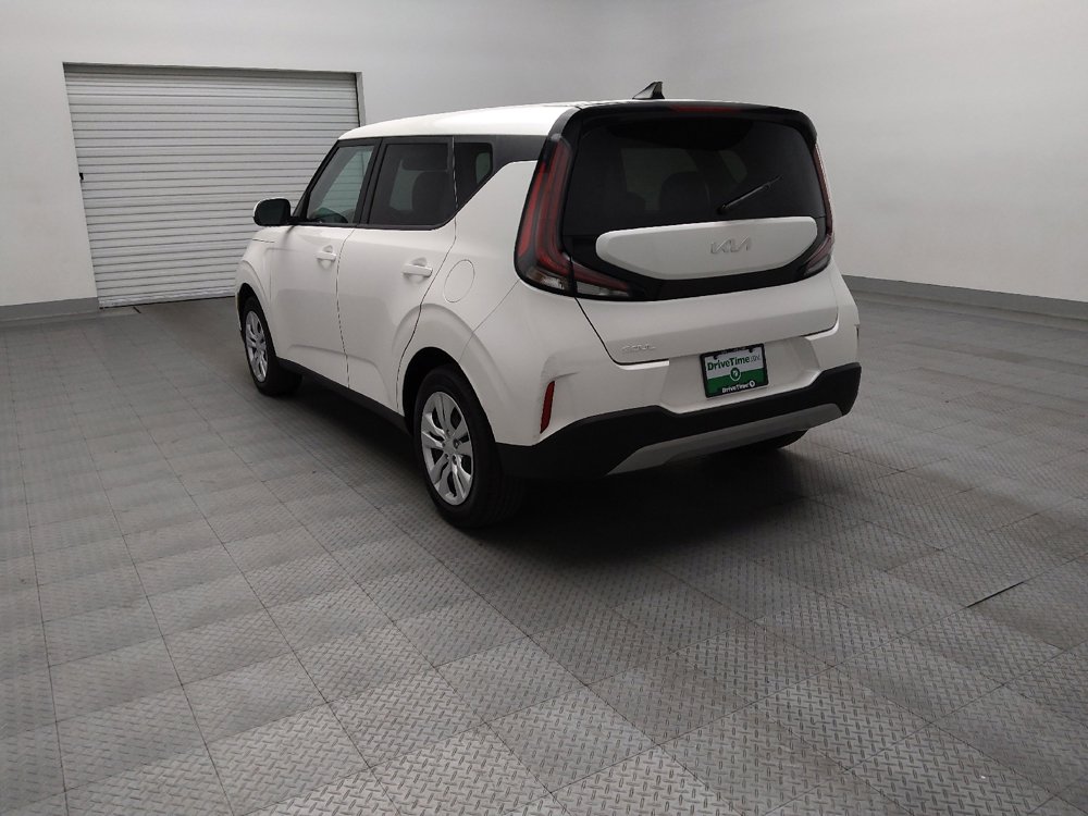 Used 2023 Kia Soul LX FWD image 5