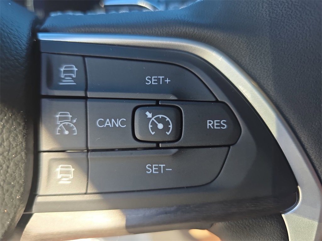 New 2025 Jeep Grand Cherokee Limited w/ Luxury Tech Group II image 19