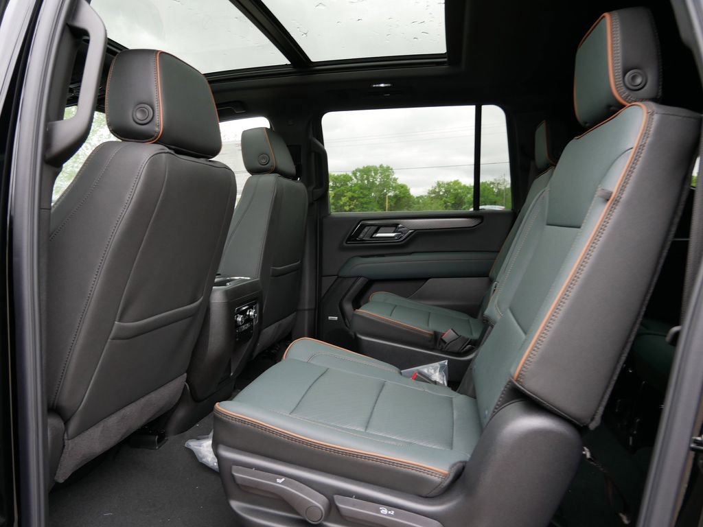 New 2026 GMC Yukon XL AT4 w/ AT4 Premium Package AWD/4WD image 8